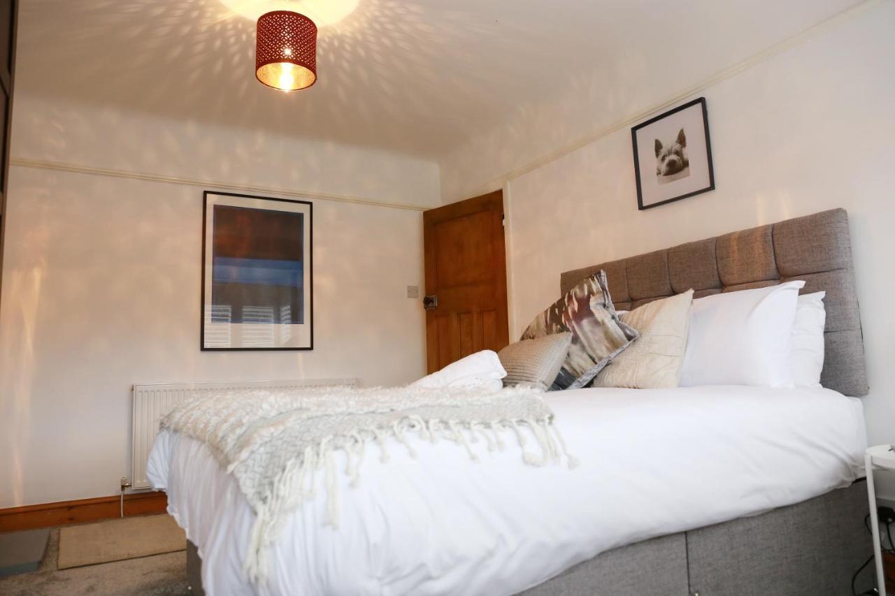 Lions Den - Zoo Accommodation 切斯特 外观 照片
